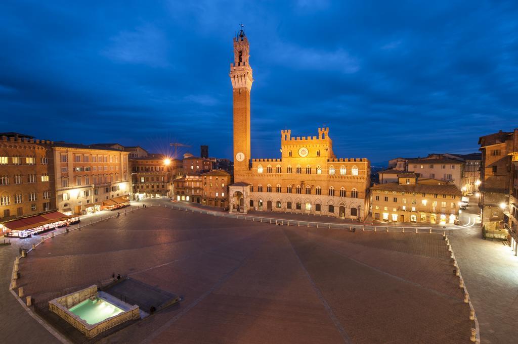 شقة Palazzo Lenzi سيينا الغرفة الصورة
